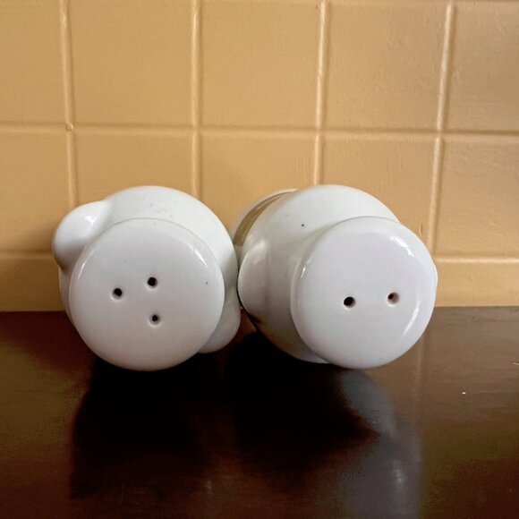 Vintage Milk Jug Farm Scene Salt & Pepper Shakers with Cows - Picture 7 of 7